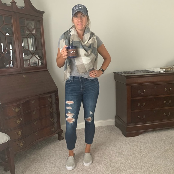 Meet your Posher, Anna - Picture 3 of 4